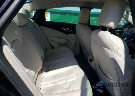 2015 Chrysler 200 Limited z USA, uszkodzony, nr VIN 1C3CCCAB8FN595721